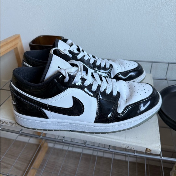 Air Jordan 1 Low SE 'Concord' Sneakers - Picture 2 of 6